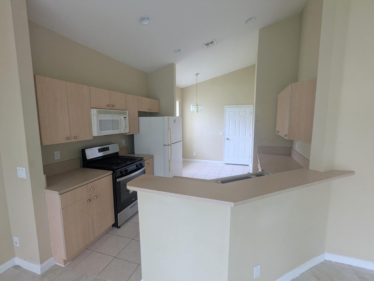 185 Nw Willow Grove Ave - Photo 4 of 33