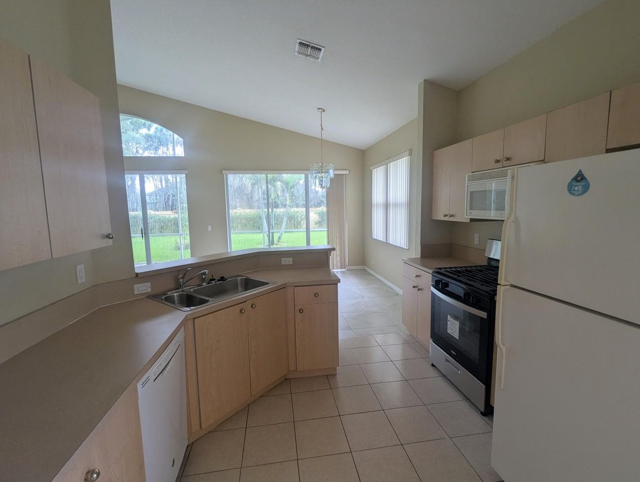 185 Nw Willow Grove Ave - Photo 5 of 33