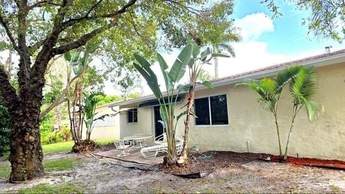 400 Sw Natura Ave - Photo 5 of 9