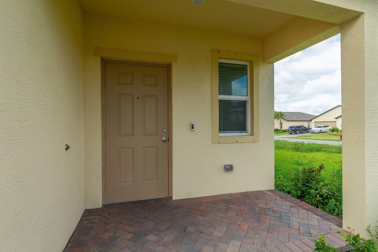731 Carlyle Way - Photo 2 of 50