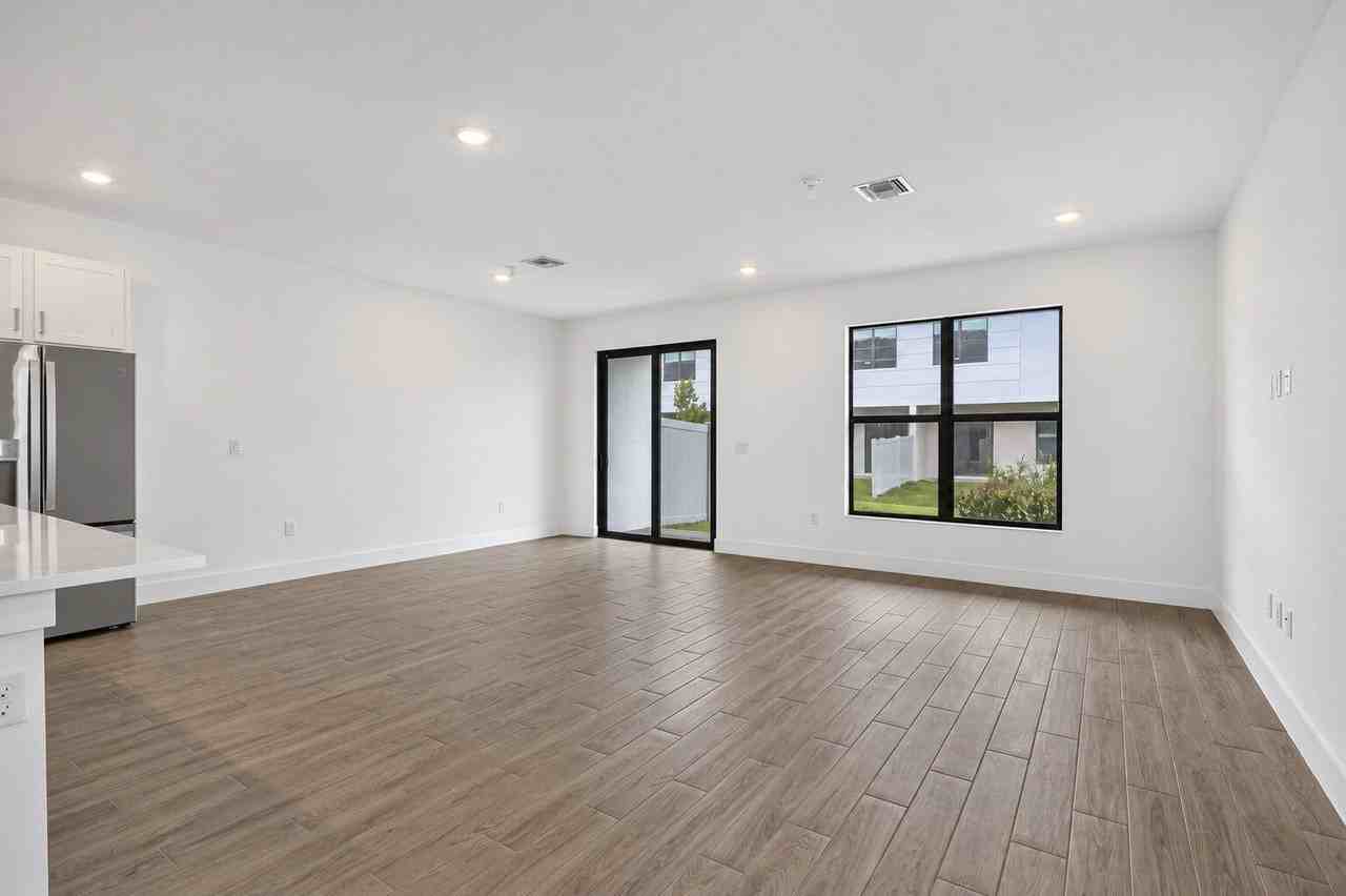 1204 National St - Photo 4 of 50