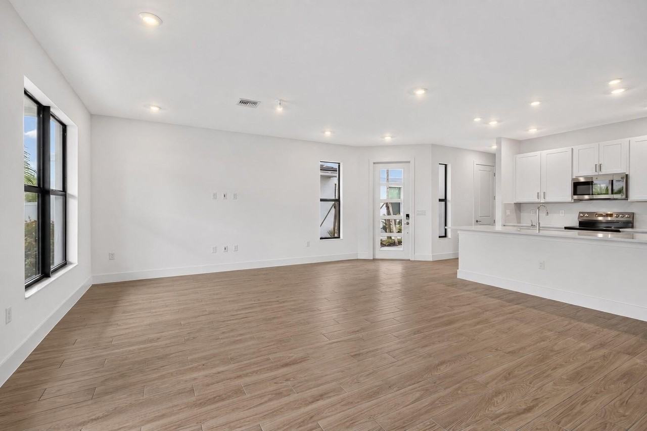 1204 National St - Photo 7 of 50