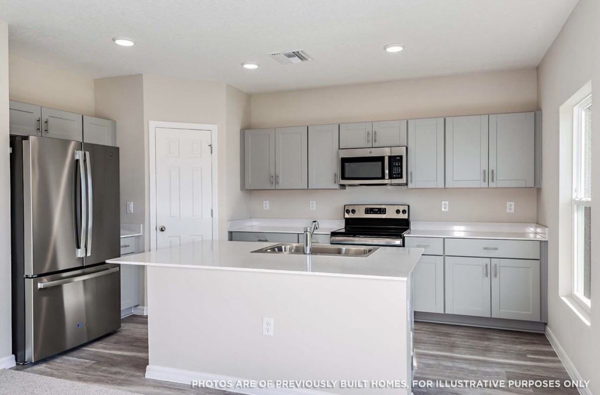 12665 Tannencrest Dr - Photo 2 of 6