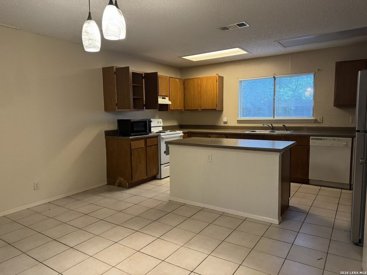 8251 Sunshine Trail Dr - Photo 6 of 21