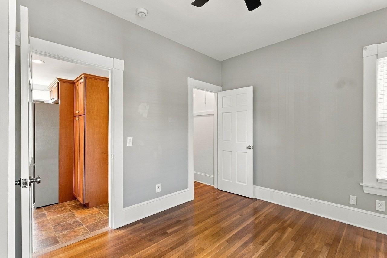 236 Bolton St - Photo 7 of 24