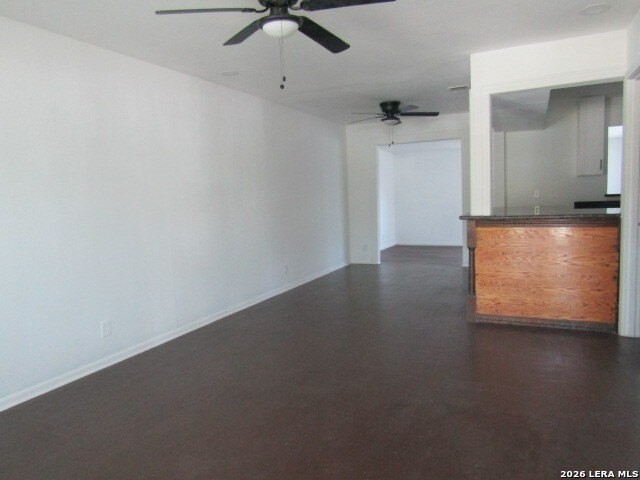 403 Pilgrim Dr - Photo 4 of 21