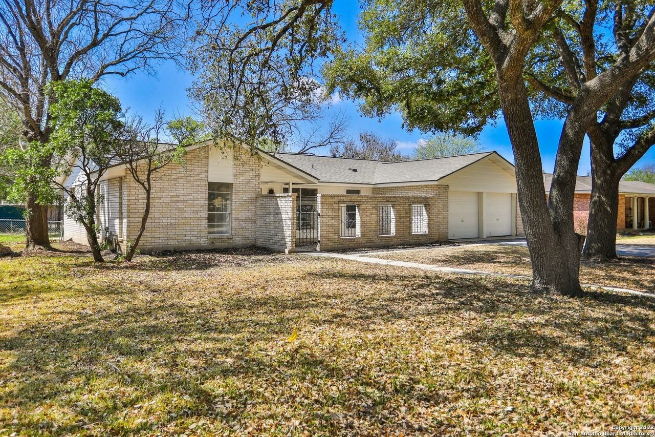 131 Creekside Dr - Photo 3 of 31