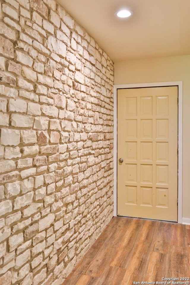 131 Creekside Dr - Photo 4 of 31