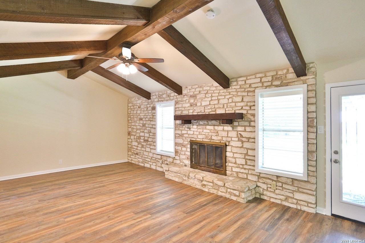 131 Creekside Dr - Photo 6 of 31