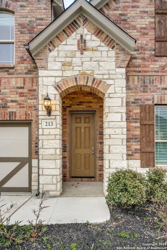 213 Aspen Dr - Photo 2 of 25