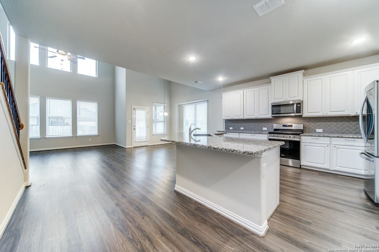 213 Aspen Dr - Photo 6 of 25