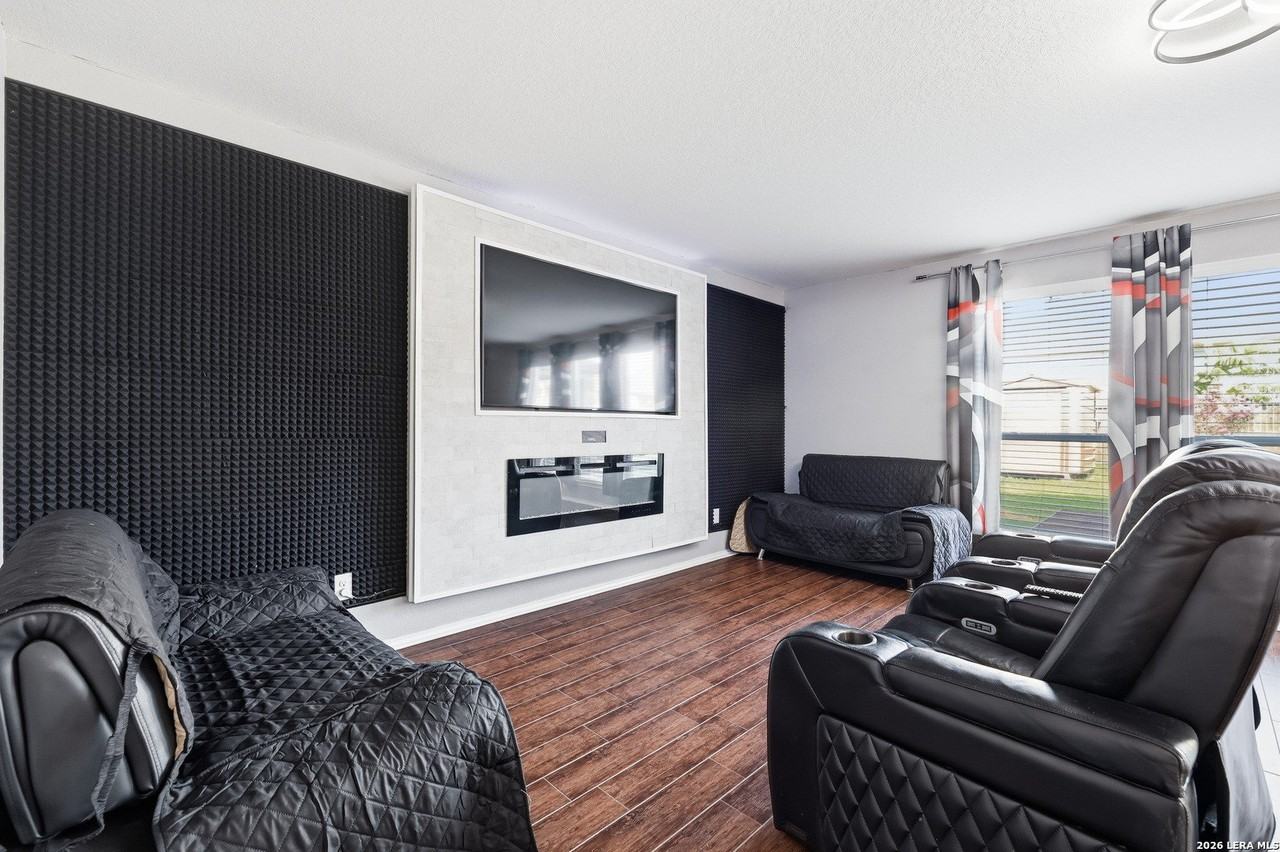 3970 Legend Pond - Photo 3 of 16
