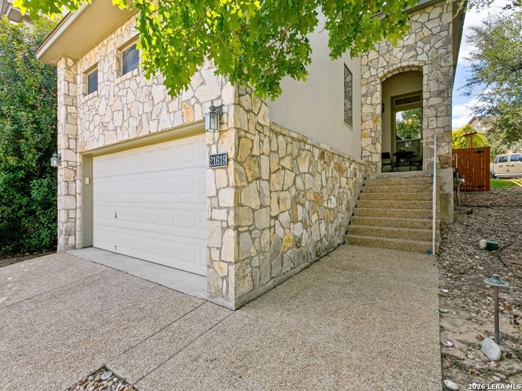 21619 Andrews Gdn - Photo 2 of 21