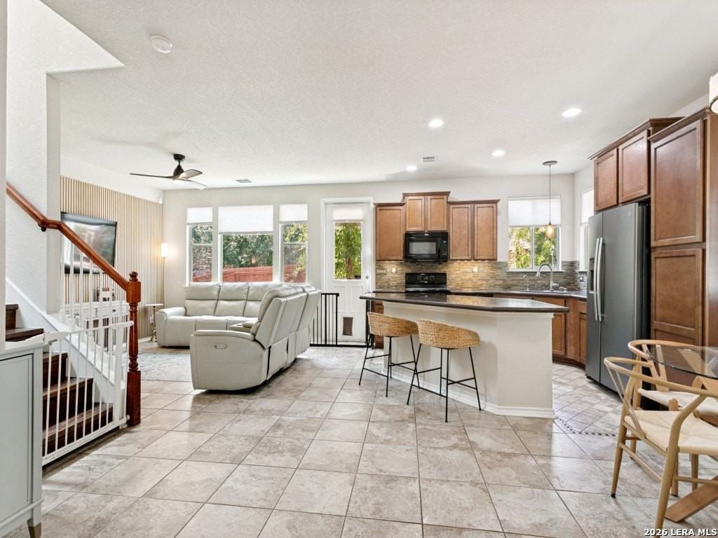 21619 Andrews Gdn - Photo 7 of 21