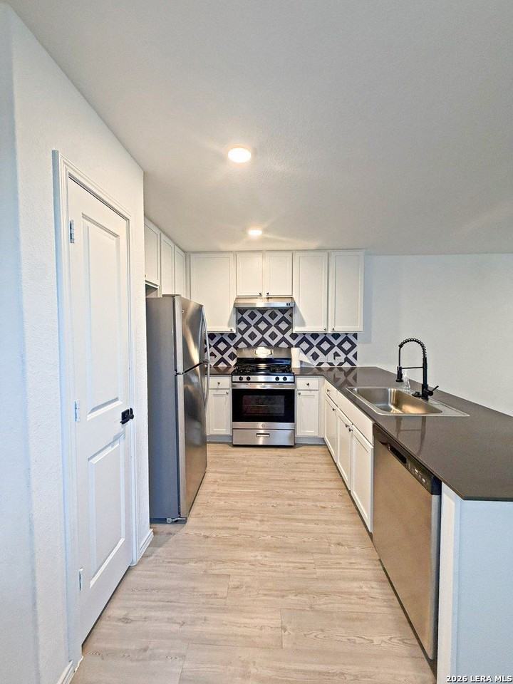 13923 Wool Park - Photo 7 of 23