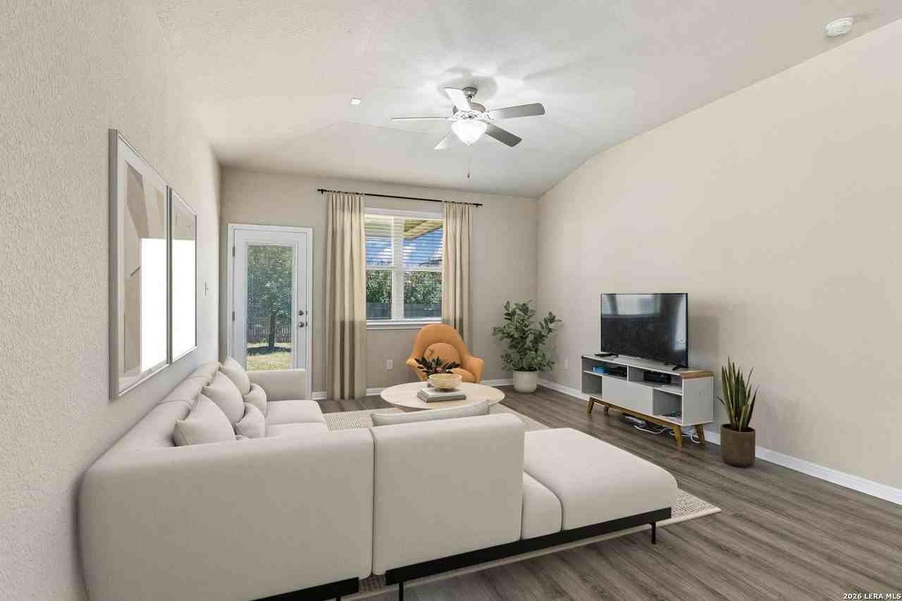 6718 Rose Farm - Photo 7 of 45