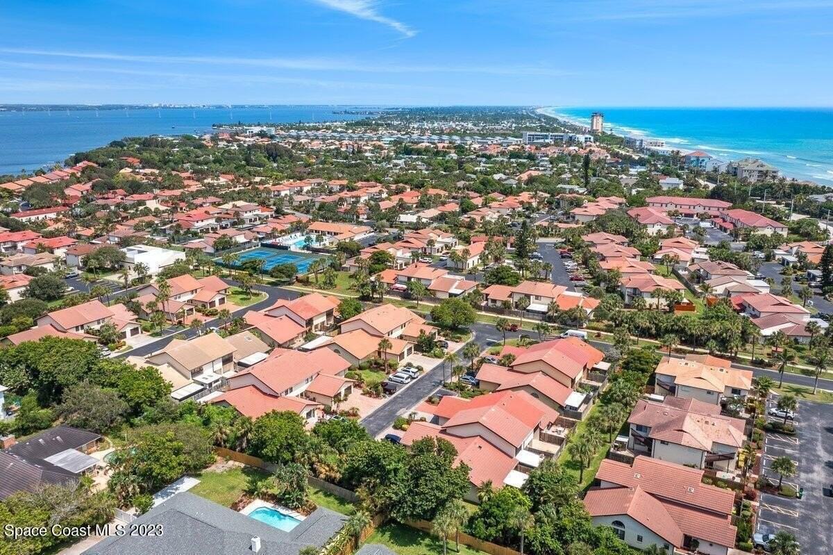 3201 Sea Shore Way - Photo 4 of 45