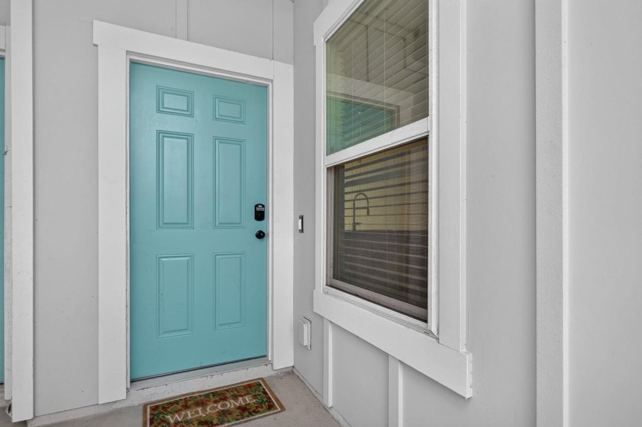341 Coastline Way - Photo 5 of 50