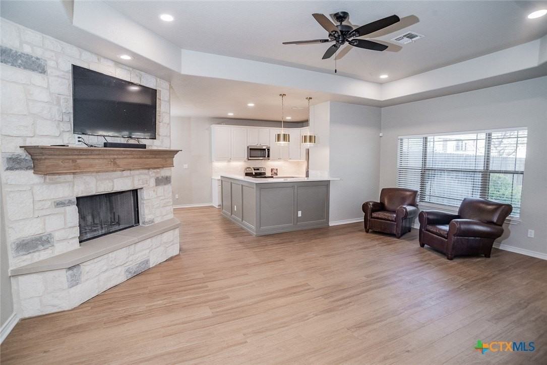 526 Blue Heron Ln - Photo 5 of 31