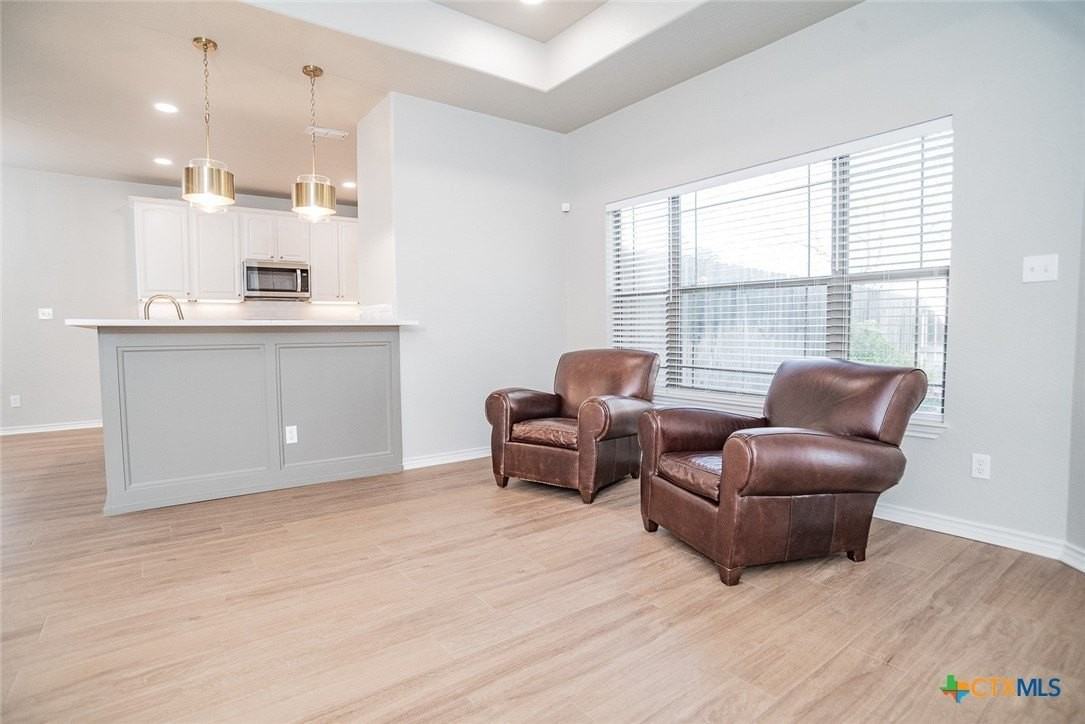 526 Blue Heron Ln - Photo 6 of 31