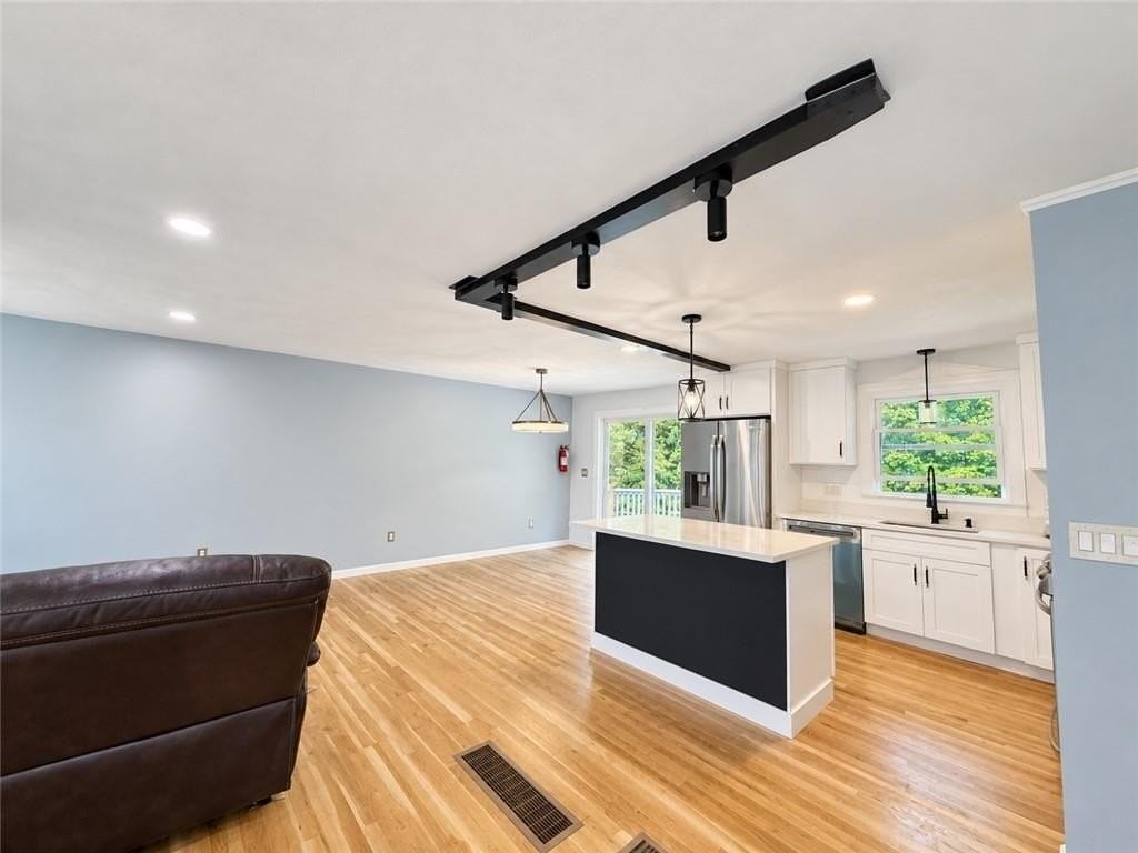 76 Verdant Dr - Photo 2 of 22