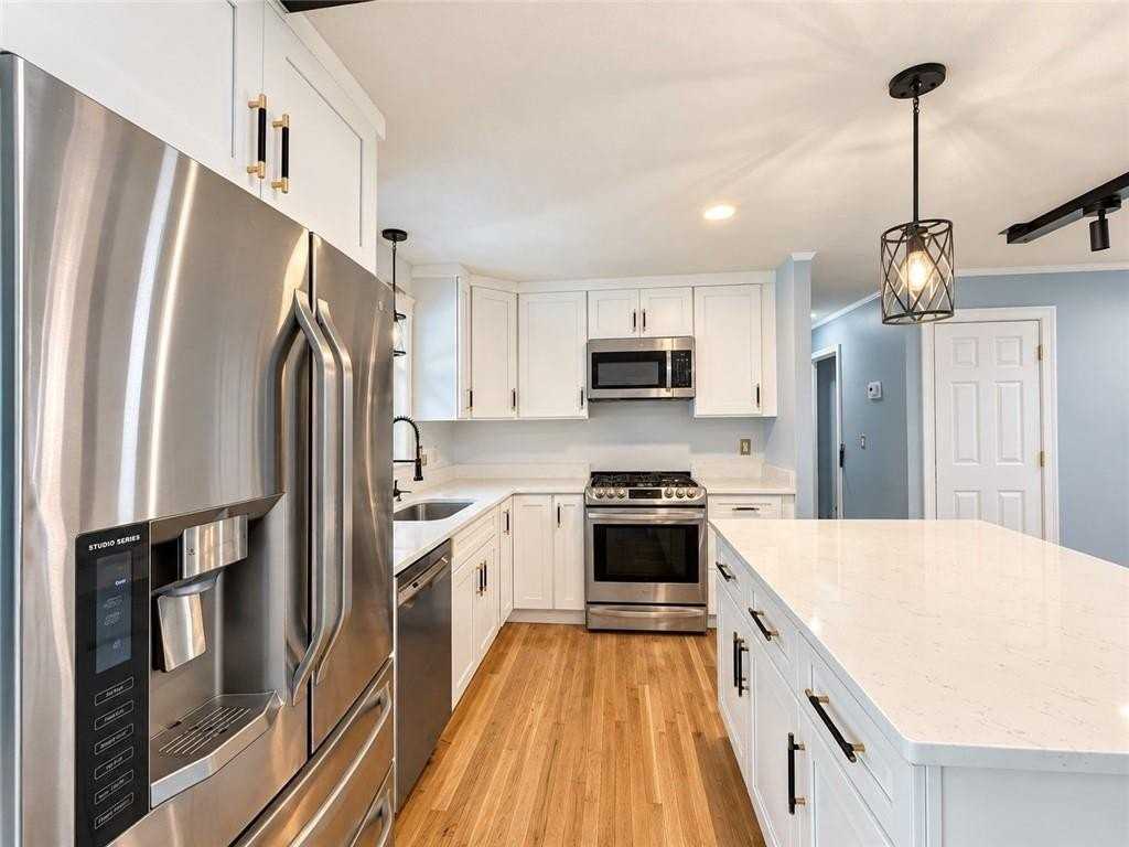 76 Verdant Dr - Photo 3 of 22