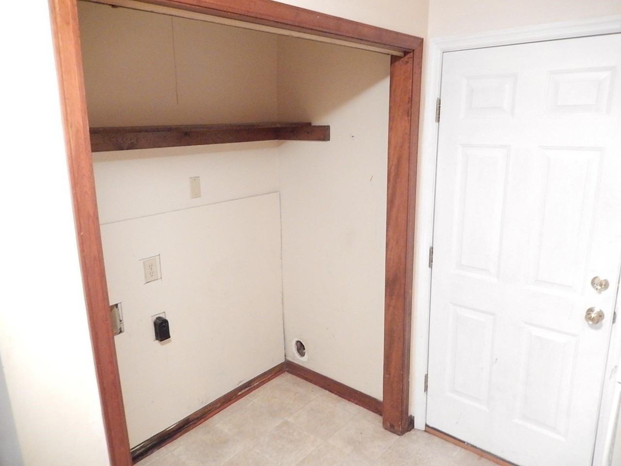 1886 Darryl Dr #B - Photo 6 of 16