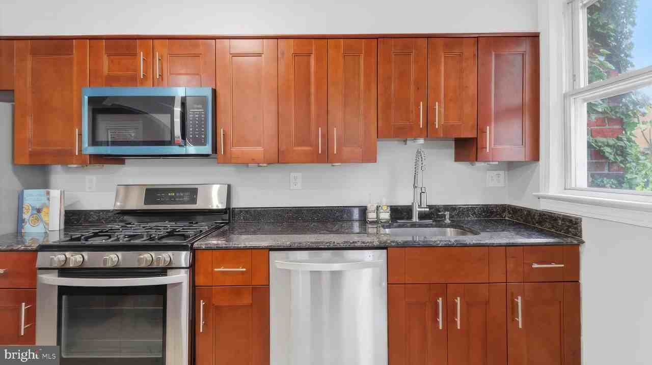 2708 Minnesota Ave Se - Photo 7 of 50