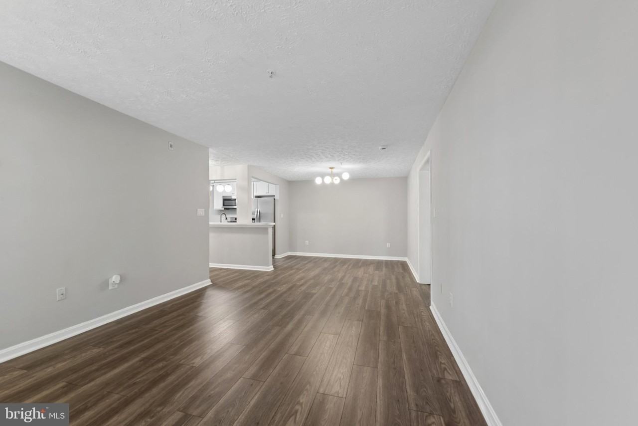 550 Kennington Rd #550 - Photo 3 of 42