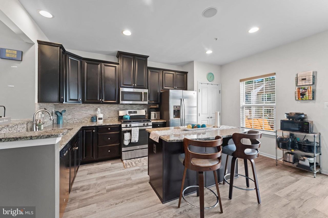 12248 Timberlake Pl - Photo 5 of 30