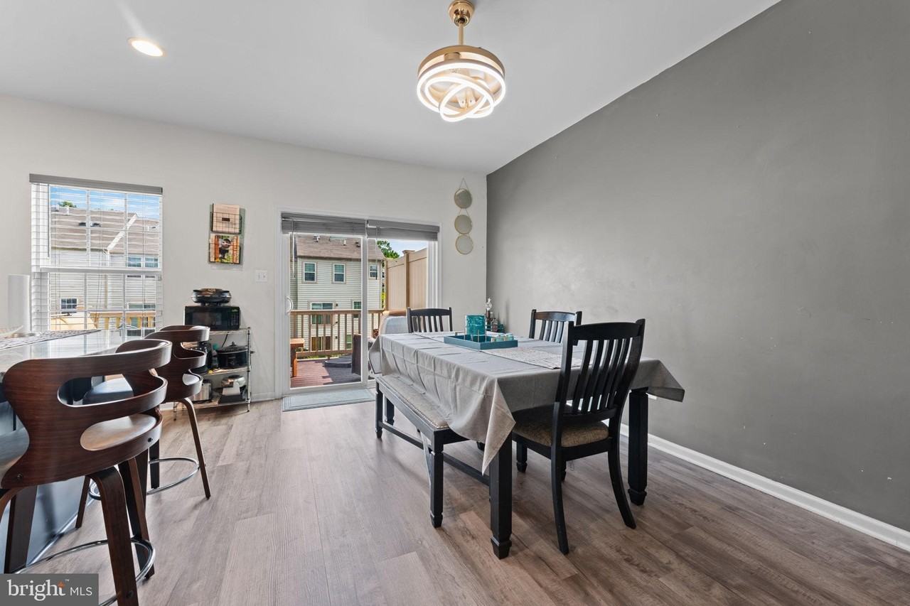 12248 Timberlake Pl - Photo 7 of 30