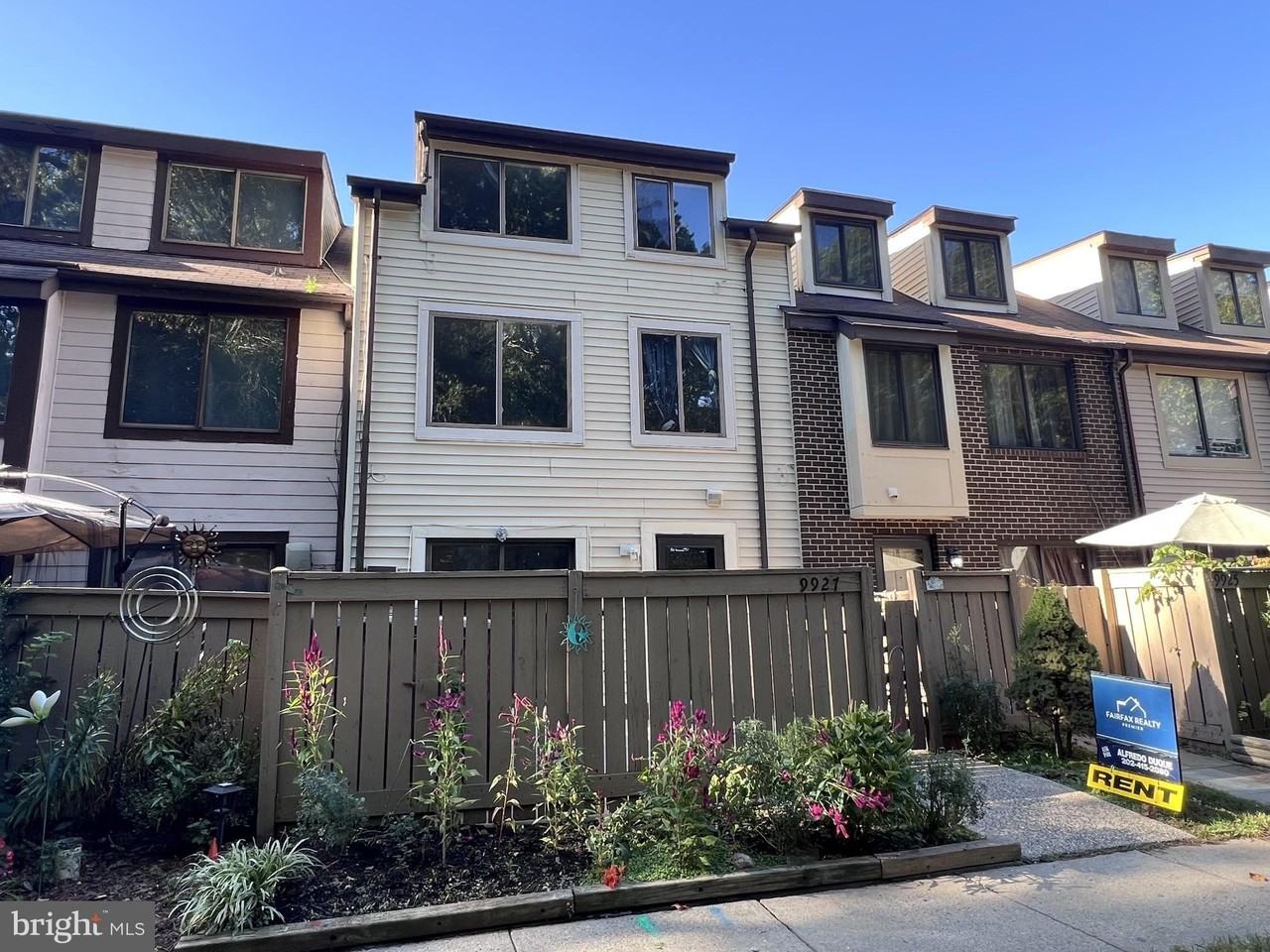 9927 Forest View Pl - Photo 2 of 49