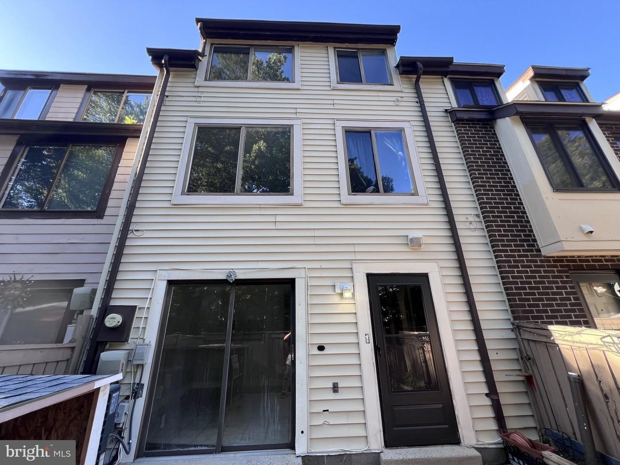 9927 Forest View Pl - Photo 3 of 49