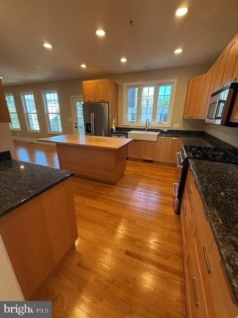 10009 Dickens Ave - Photo 6 of 40