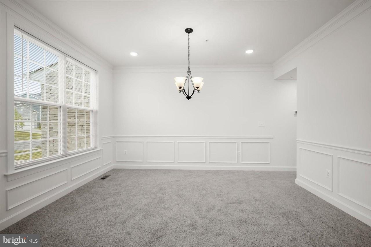 6801 Fountain Park Dr - Photo 7 of 50