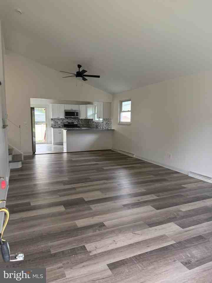 2632 Cooper Ave - Photo 2 of 22