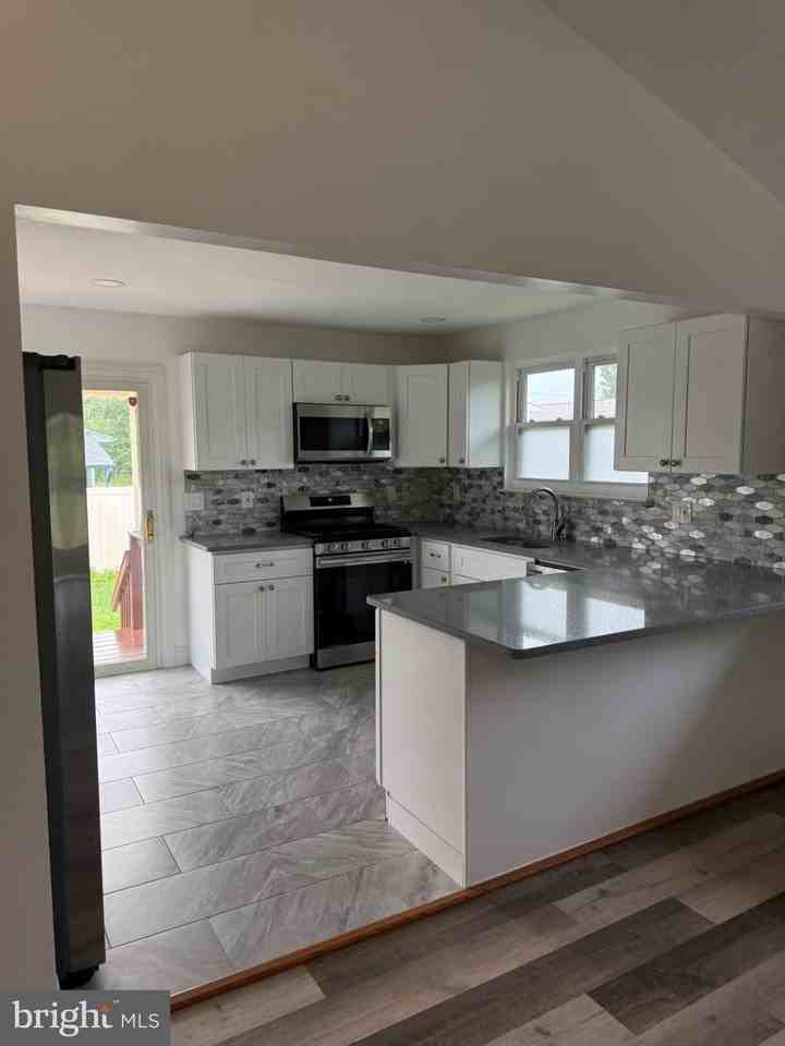 2632 Cooper Ave - Photo 3 of 22