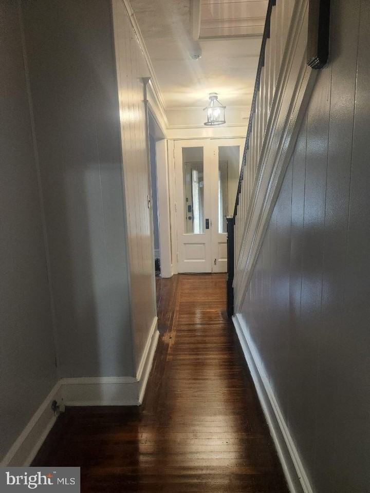 1480 Bradley Ave - Photo 5 of 29