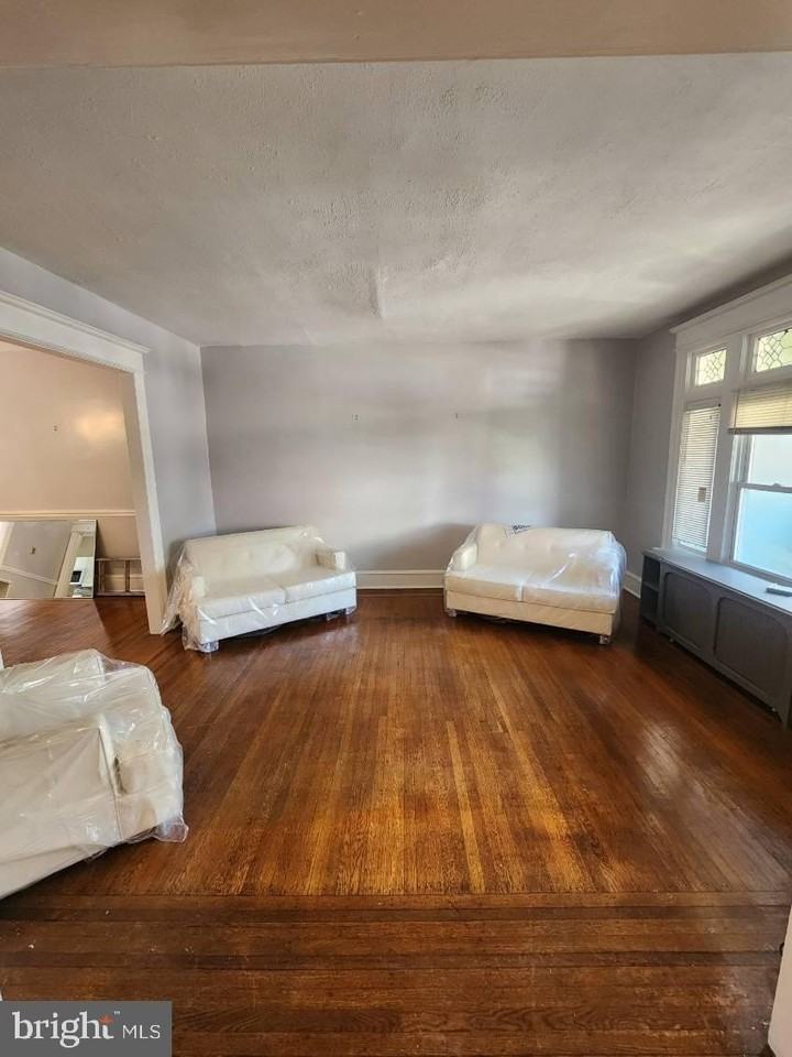 1480 Bradley Ave - Photo 6 of 29