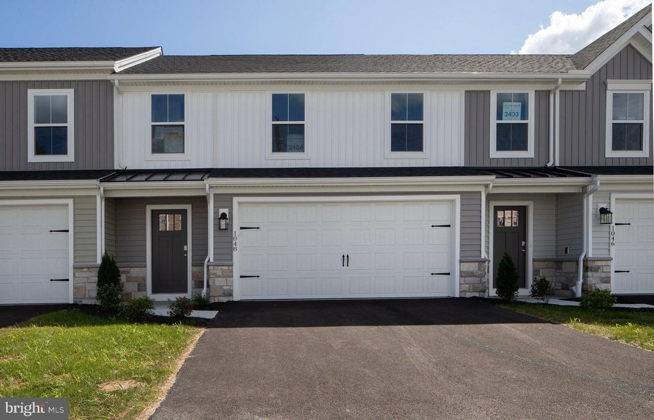 1048 Addie Ln - Photo 2 of 35