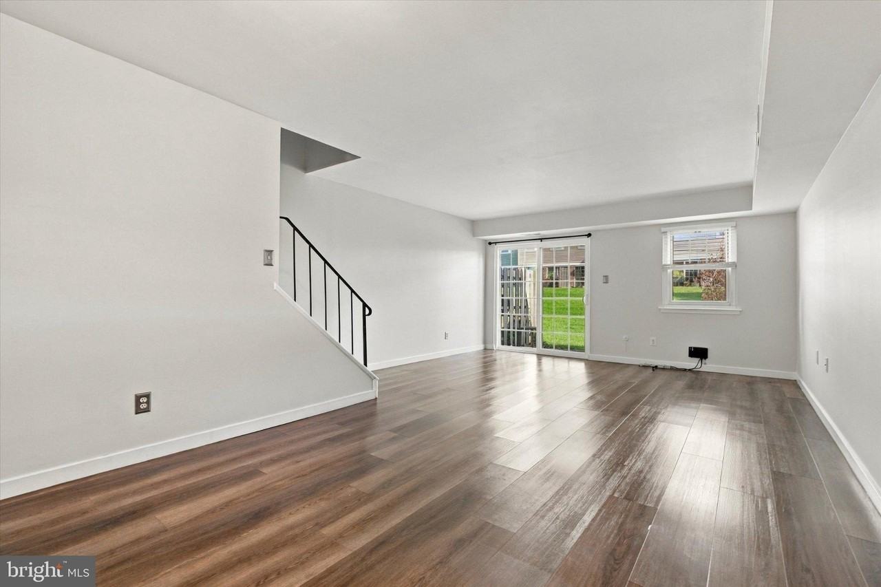 34 Winston Ct #105U34 - Photo 3 of 17