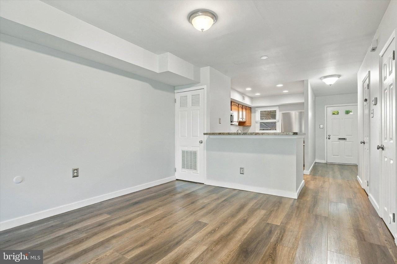 34 Winston Ct #105U34 - Photo 5 of 17