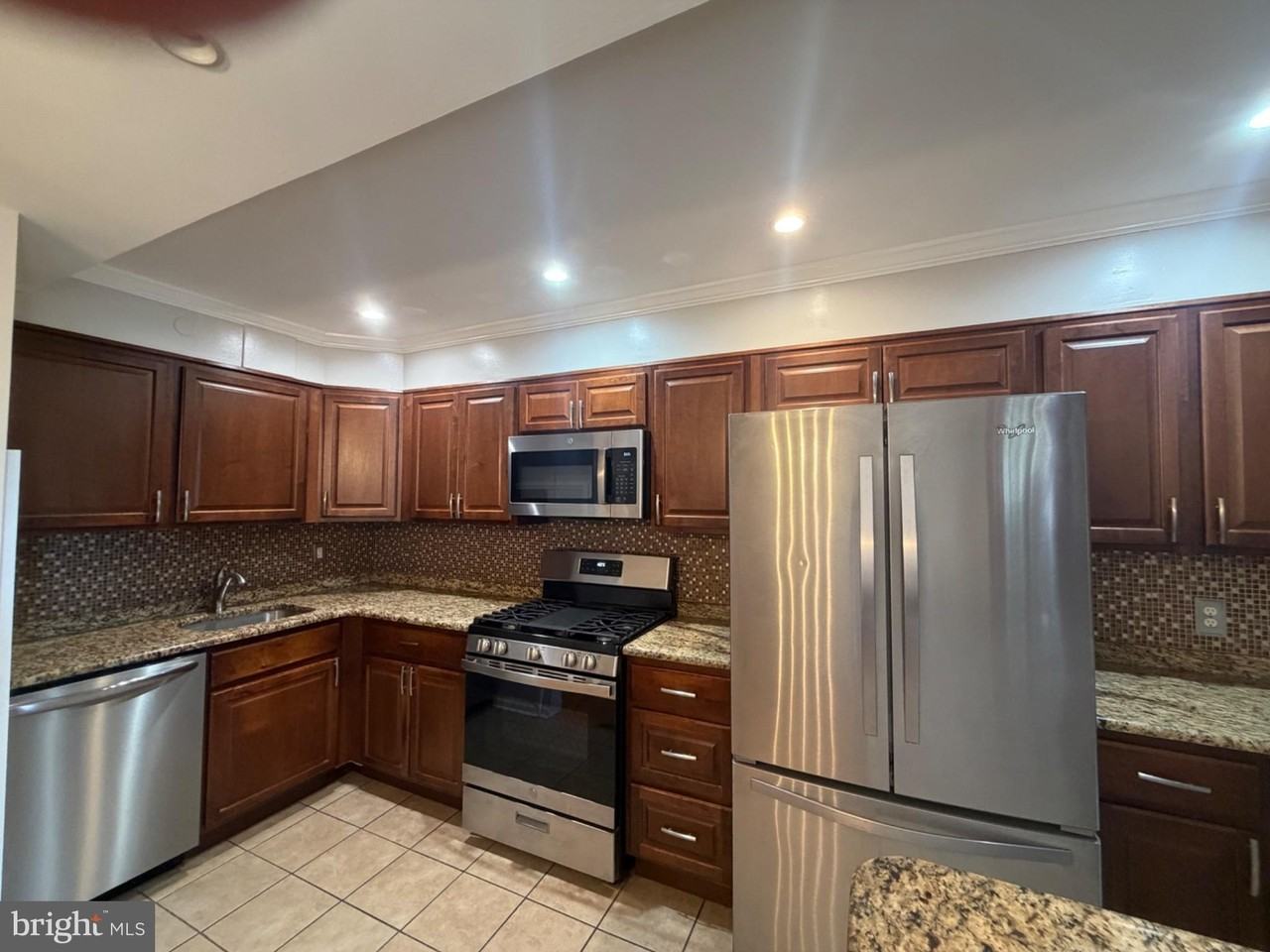 1635 Meribrook Rd - Photo 7 of 30