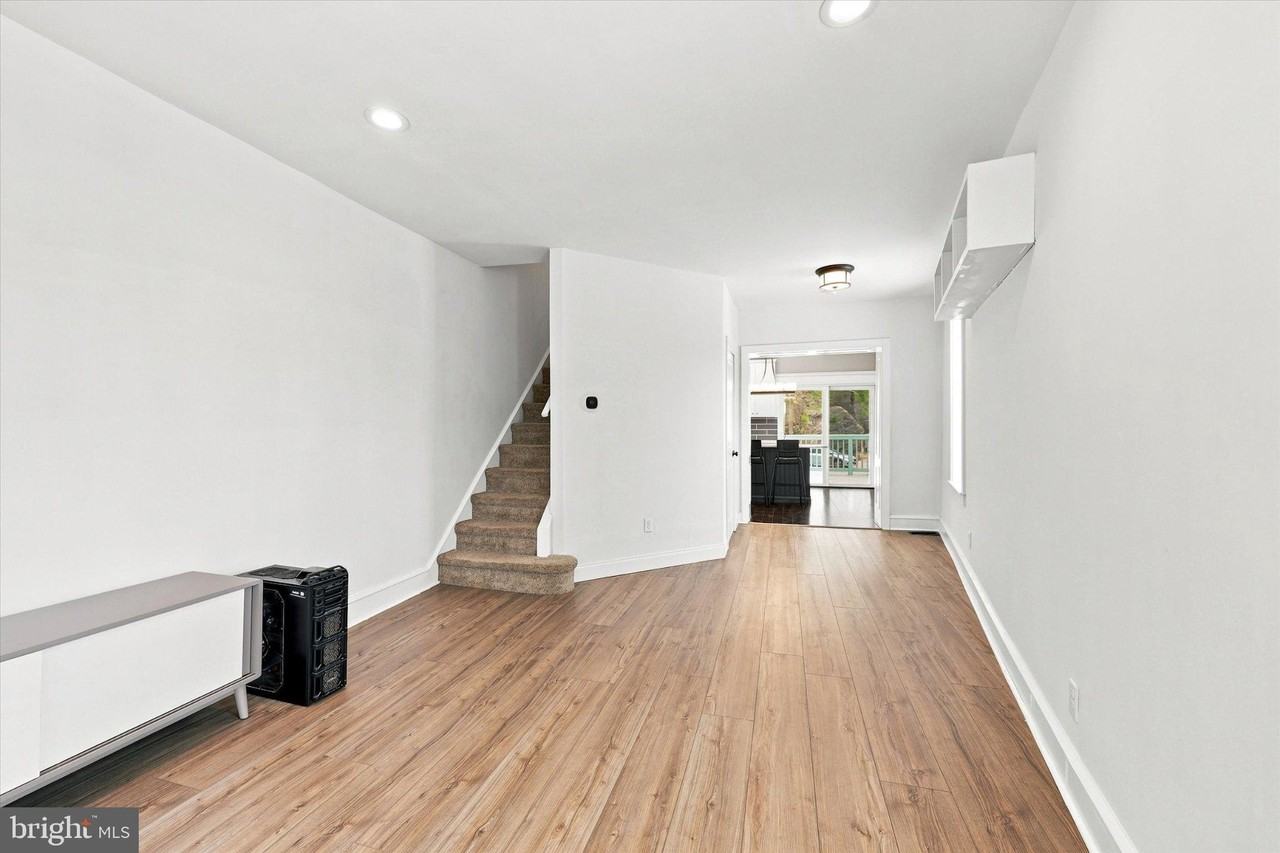 305 Carson St - Photo 4 of 15