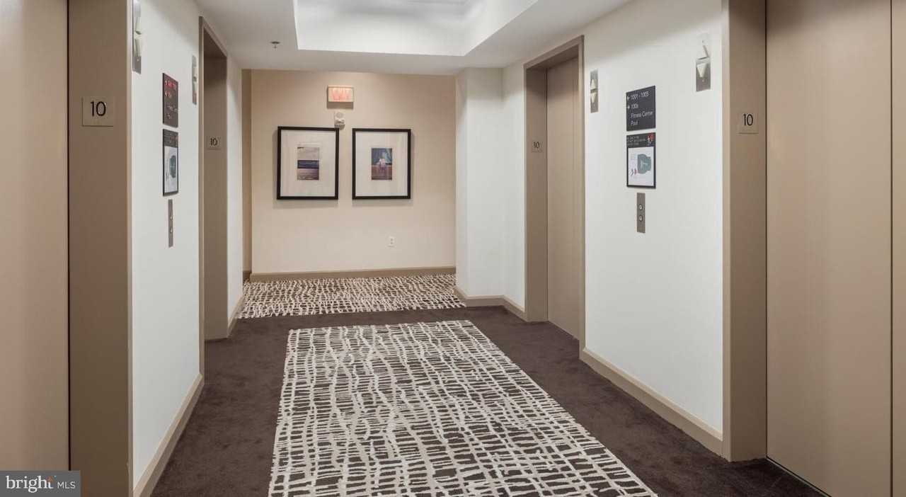 206 W Washington Sq #4307 - Photo 6 of 31
