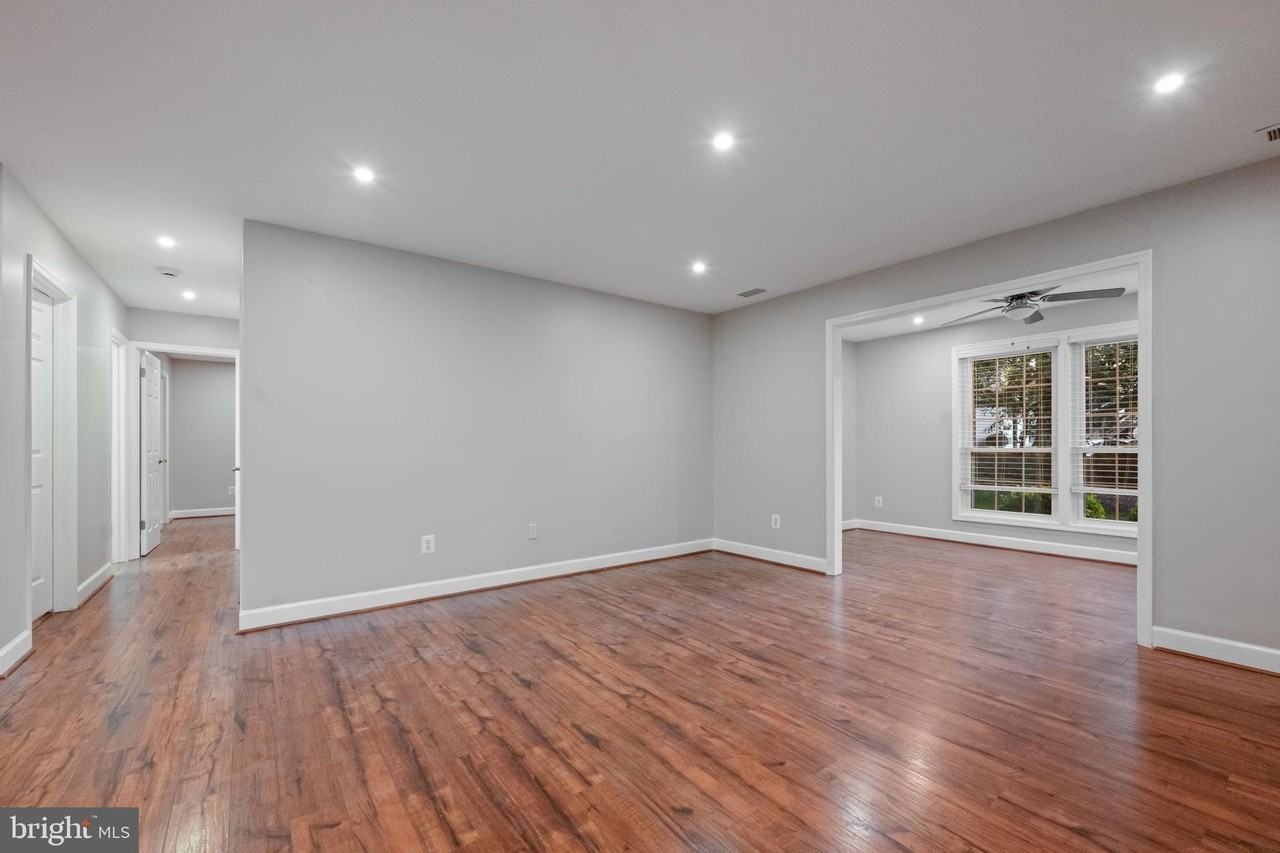 10053 Oakton Terrace Rd #10053 - Photo 2 of 23