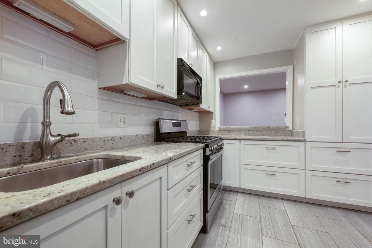 10053 Oakton Terrace Rd #10053 - Photo 6 of 23