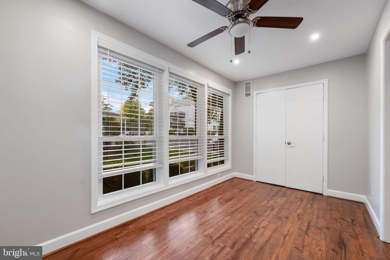 10053 Oakton Terrace Rd #10053 - Photo 7 of 23