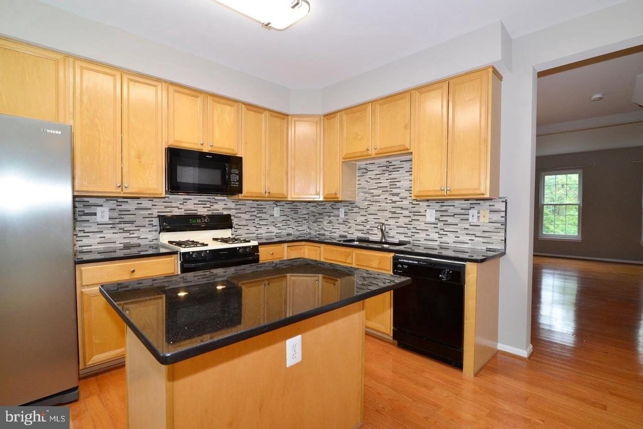 2516 Isham Randolph Dr - Photo 2 of 41