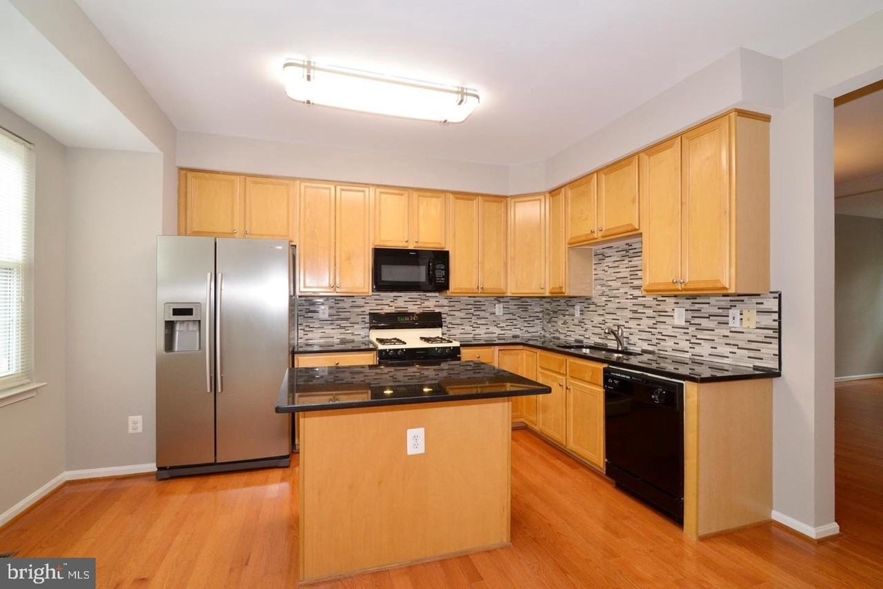2516 Isham Randolph Dr - Photo 3 of 41